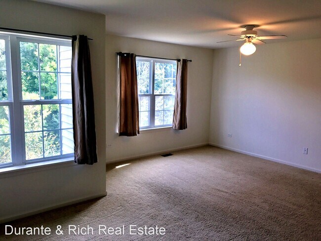 Building Photo - 3 br, 2.5 bath House - 631 Crystal Springs Ct
