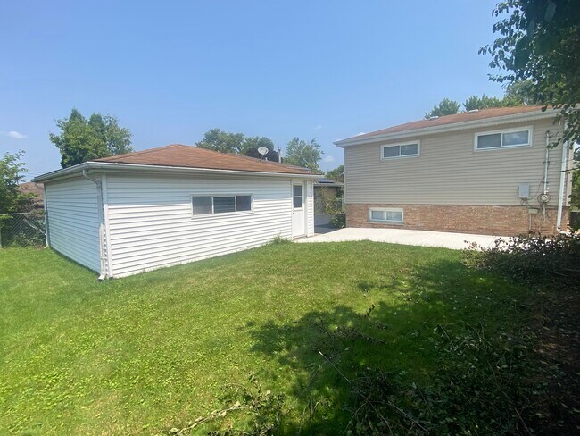 Building Photo - 16508 Terry Ln