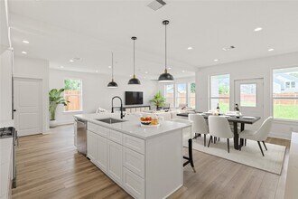 Building Photo - 7413 Charlie St
