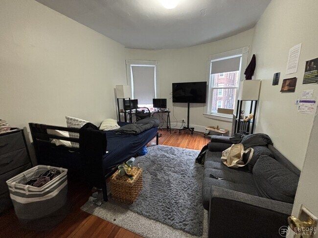 Foto del edificio - 1595 Beacon St
