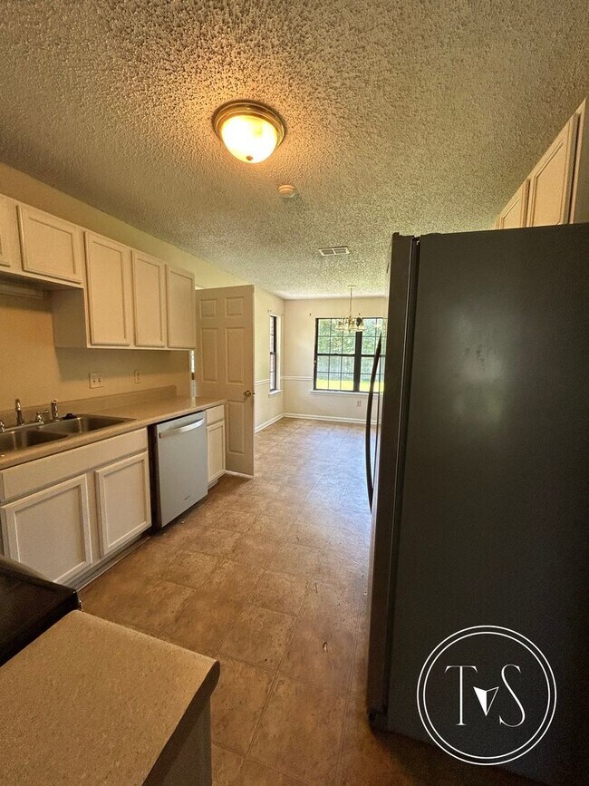 Foto del edificio - 109 Larkin Ct