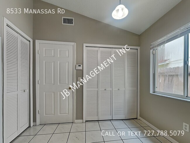 Building Photo - Available Now!! 3b/2b home!