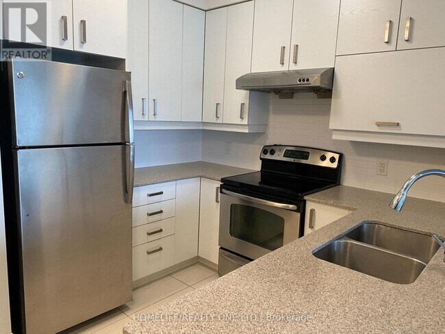 Photo du bâtiment - 8228 Birchmount Rd