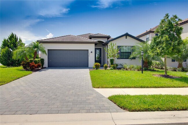 Foto del edificio - 15890 Islandwalk Ave