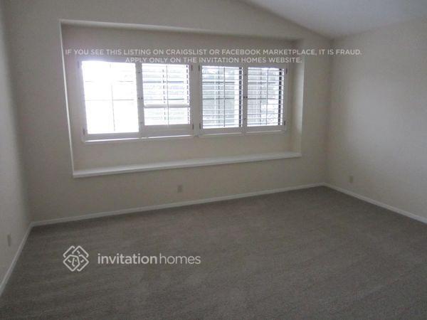 Foto del edificio - 4889 Knollcrest Dr