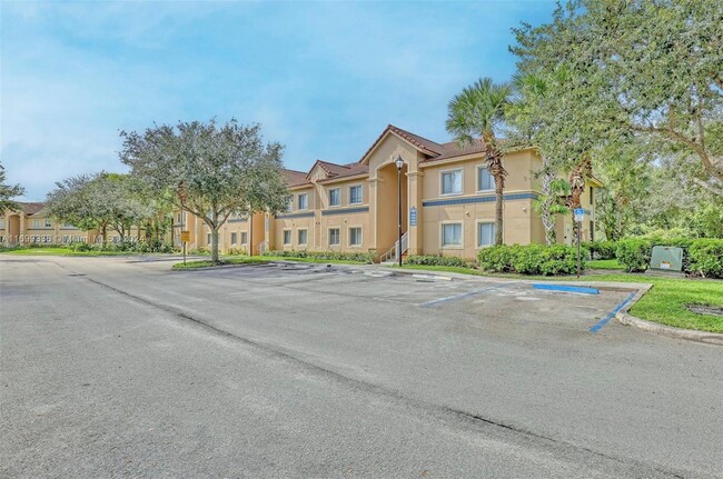 Foto del edificio - 1091 Golden Lakes Blvd