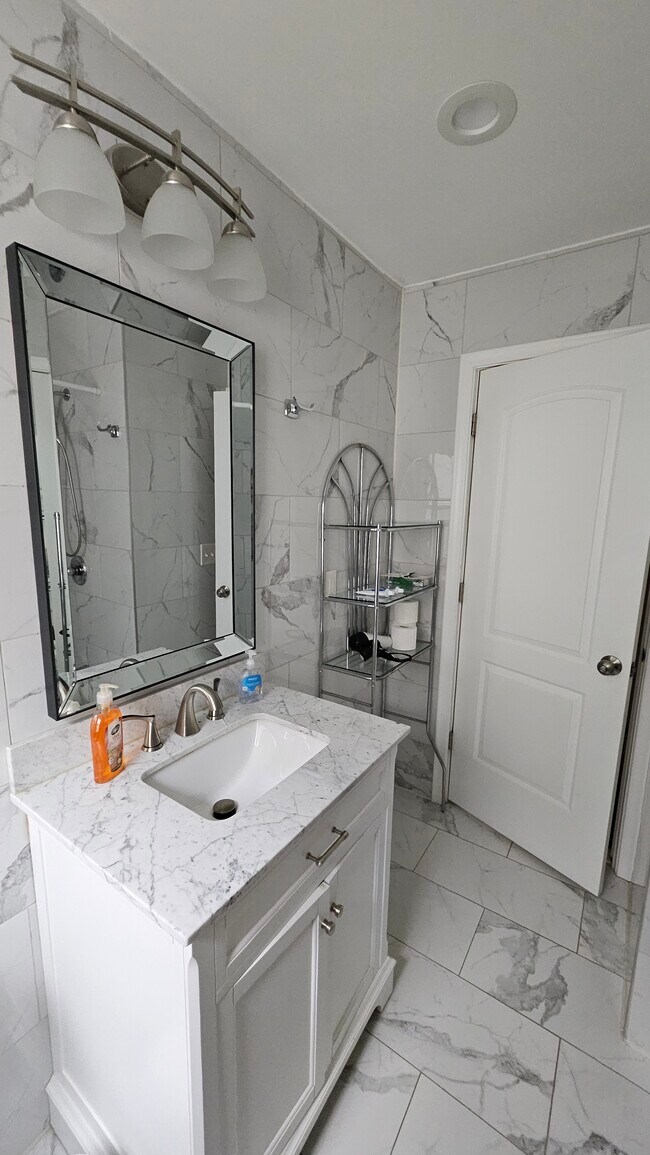 Foto del edificio - 4225 Jonathon St