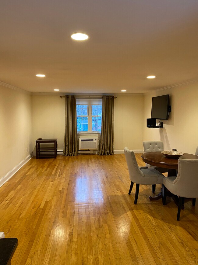 14 Wampus Ave Unit SomerSet Hills, Acton, MA 01720 Condo for Rent in