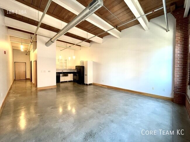 Foto del edificio - Large One Bedroom Loft in Crossroads