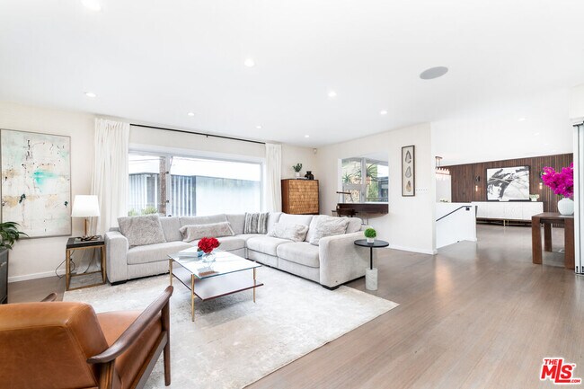 Foto del edificio - 9323 Flicker Way