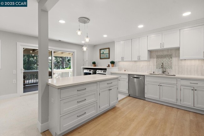 Foto del edificio - 1132 Running Springs Rd