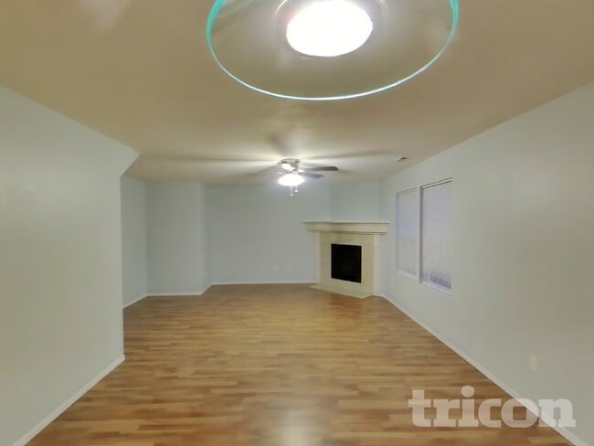 Building Photo - 2254 SW Siskin Cir