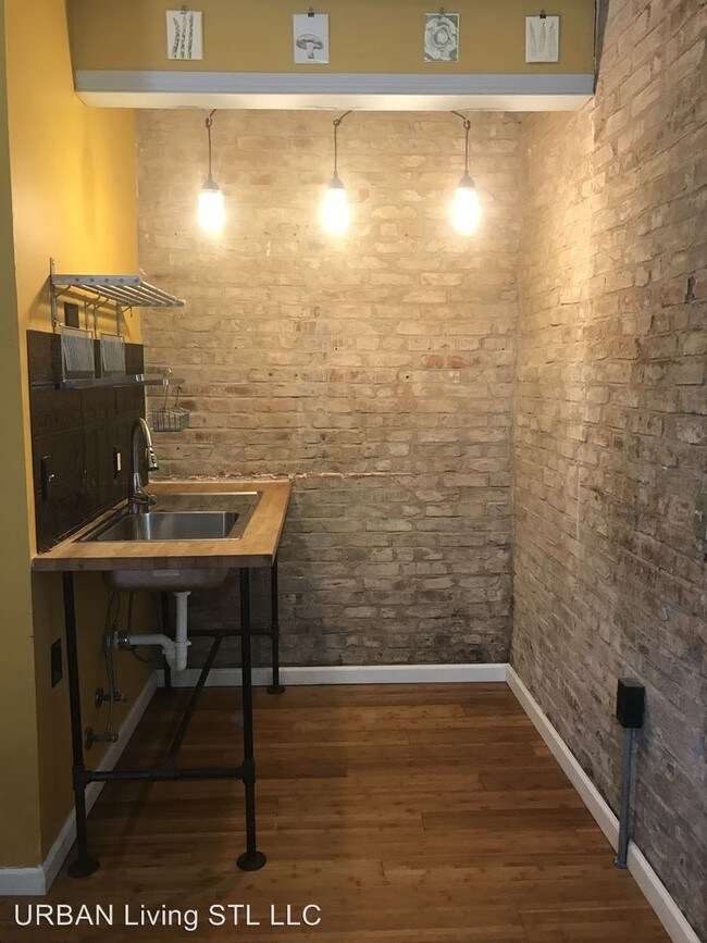 Building Photo - 1 br, 1 bath House - 2215 Keokuk Street