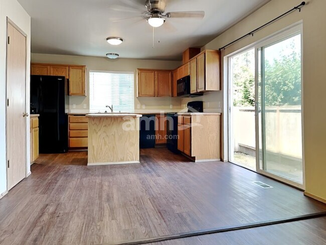 Foto del edificio - 7815 205th St E