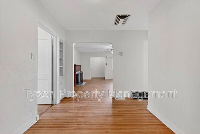 Foto del edificio - 1028 Princeton Dr NE
