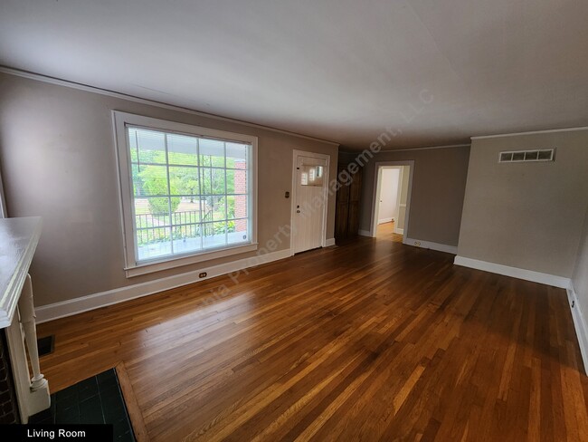 Building Photo - 2921 Earlewood Dr