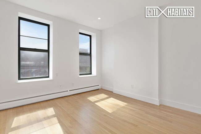 Foto del edificio - 300 W 112th St