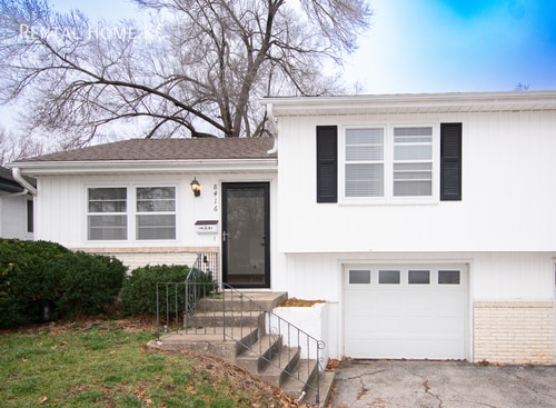 Building Photo - 2-bedroom duplex near downtown Overland Pa...
