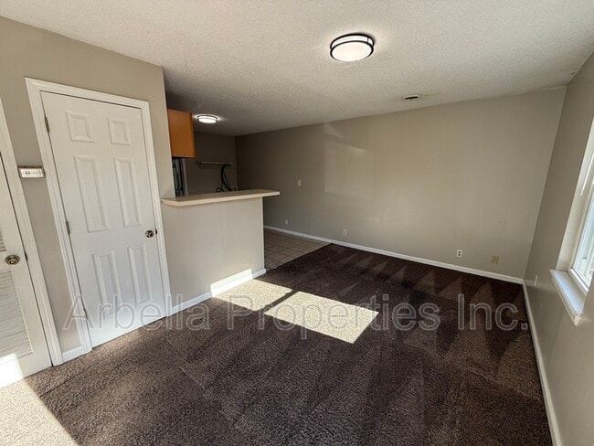 Building Photo - 1909 Cherokee Rd