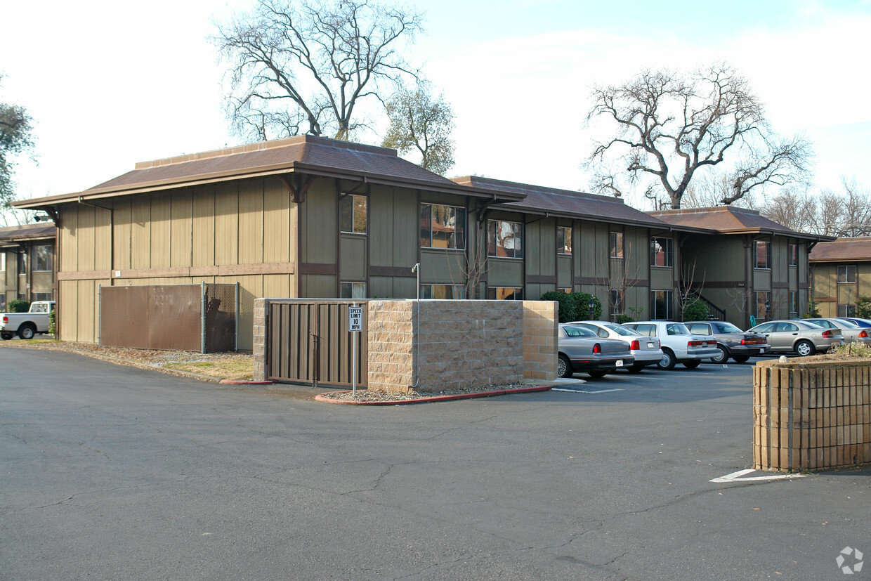 Building Photo - 351 South St