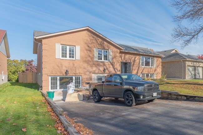 Building Photo - 3-Bedroom Basement Suite — All-Inclusive | Unit 2-79 Barker Drive, Kingston