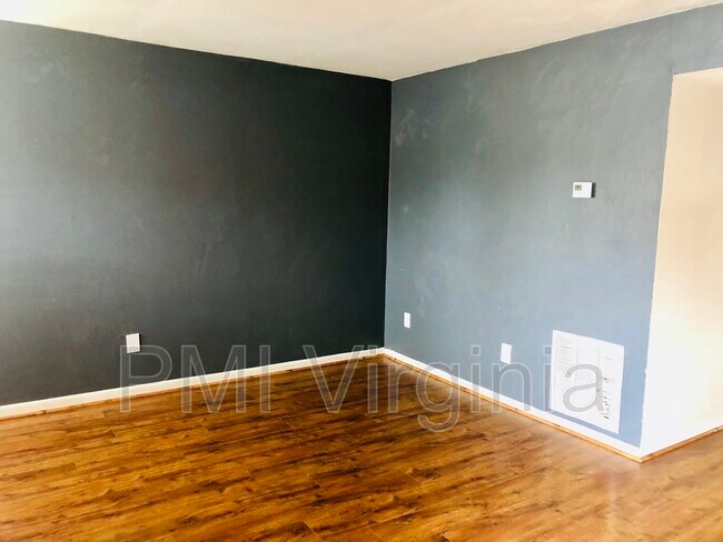Building Photo - 5748 Morningside Ct