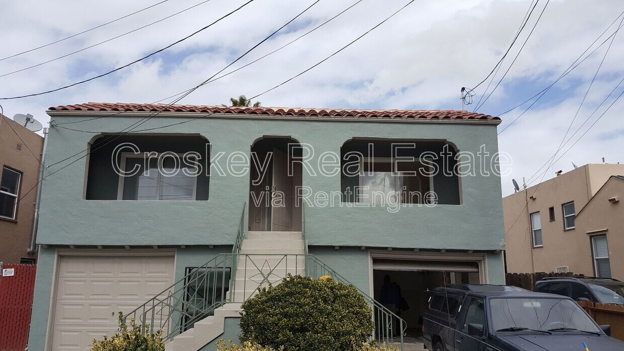 Foto principal - 461 E 9th St