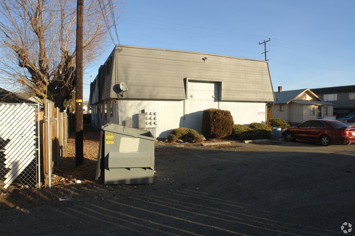 Foto del edificio - 1312 W Lincoln Ave