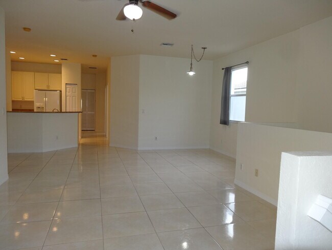 Building Photo - 3056 Grandiflora Dr