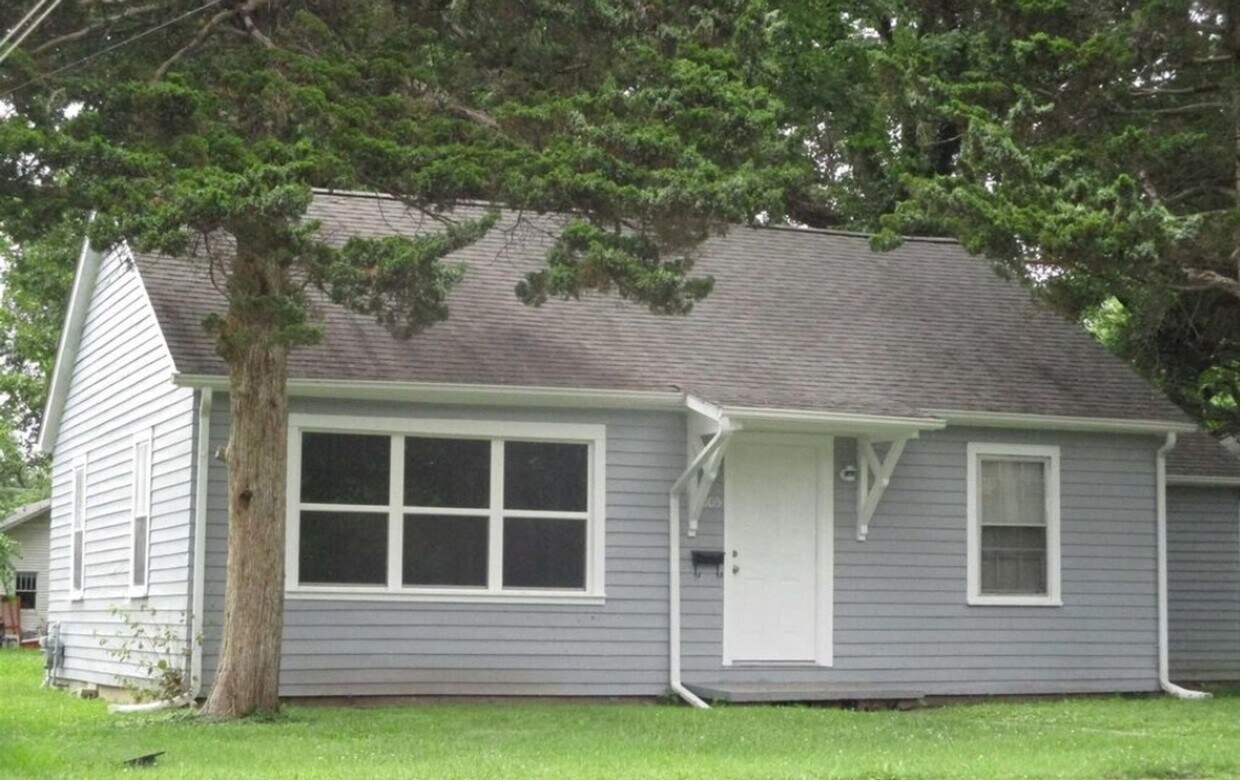 Primary Photo - Cute 2 bedroom Home