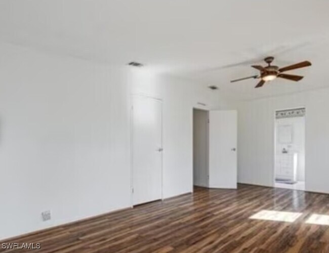 Foto del edificio - 10091 Broken Woods Ct