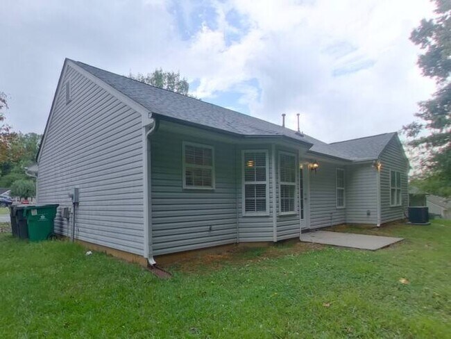 Building Photo - NOW AVAILABLE!- 5540 Stone Bluff Ct, Charl...