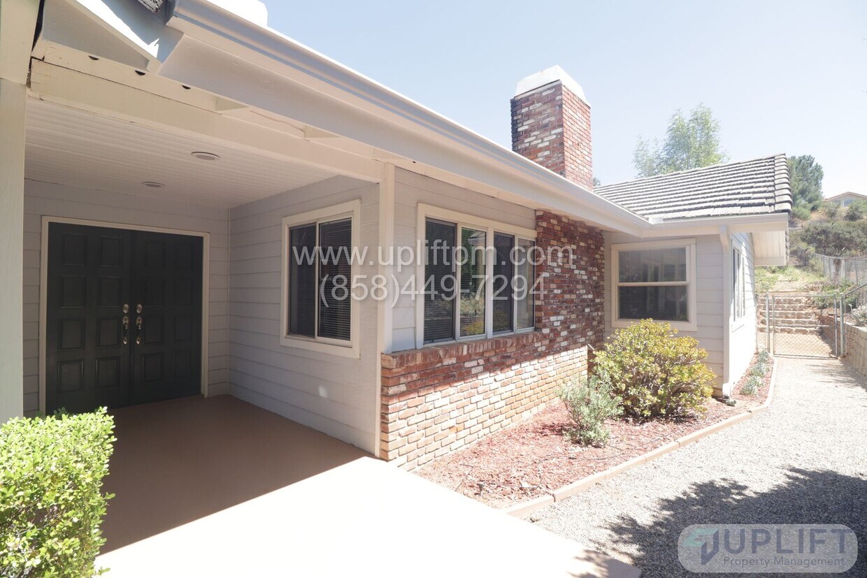 Foto principal - 3 Bedroom 2 Bathroom in Country Estates