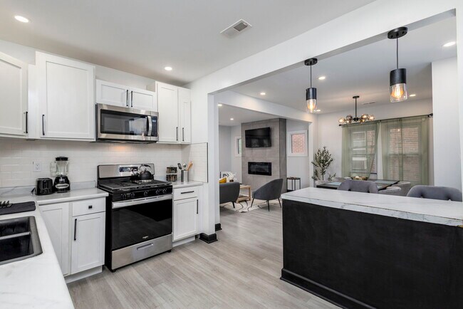 Foto del edificio - 3318 Waverly St