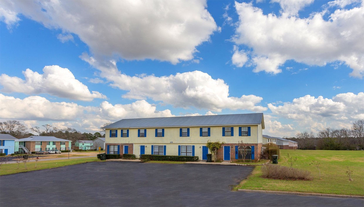 Building Photo - 415 Mona Dr