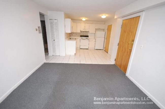 Foto del edificio - 226 Parker Hill Ave