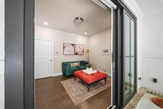 Foto del edificio - 1829 La Dawn Ln NW