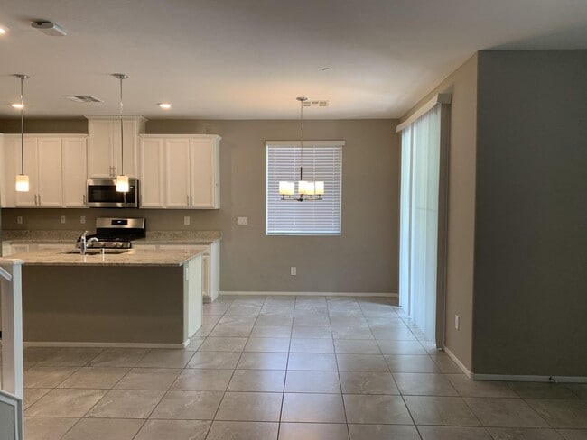 Foto del edificio - 3 Bedroom townhome in Mountains Edge