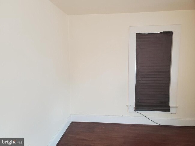 Foto del edificio - 437 S Burhans Blvd