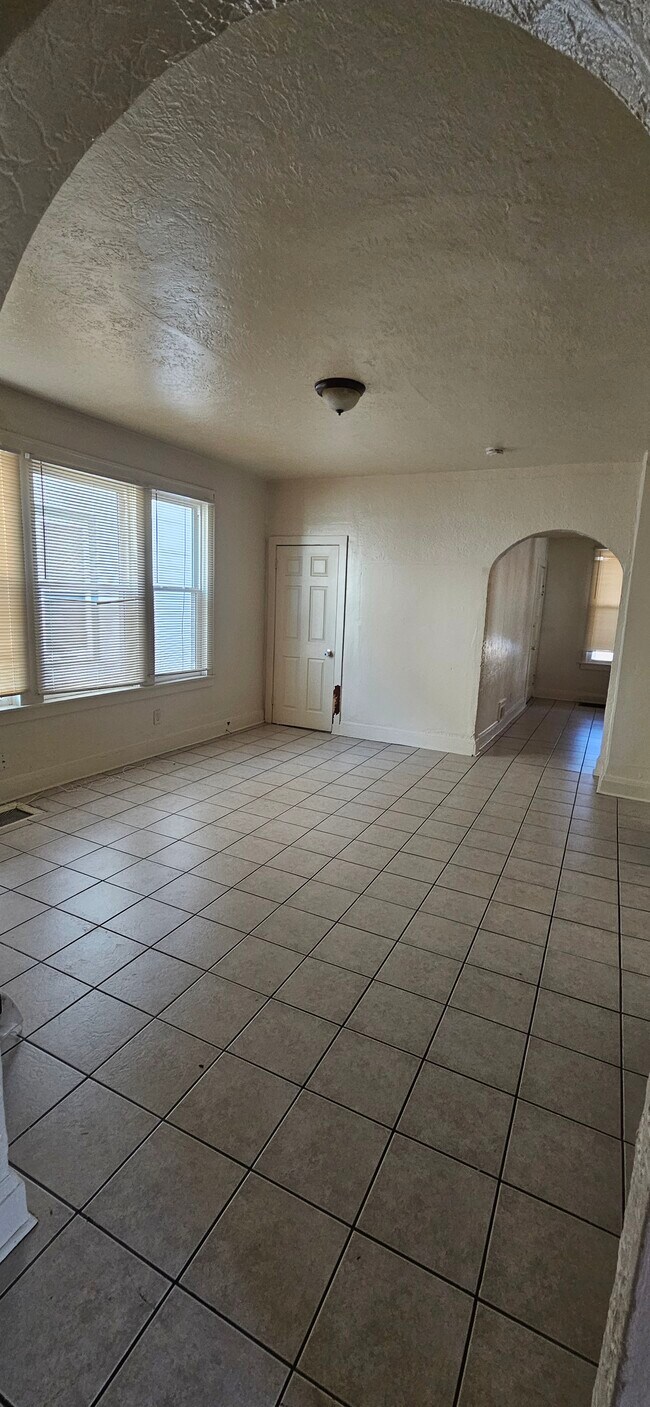 Foto del edificio - 3130 N Richards St