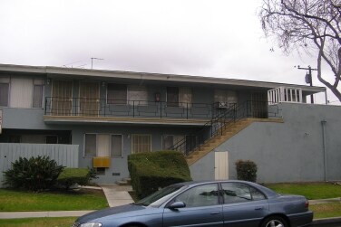 Building Photo - 2901 W Rosecrans Ave