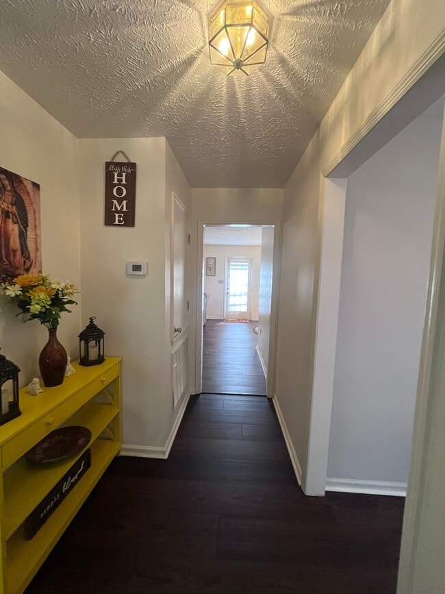 Building Photo - 1003 Old Charleston Cir