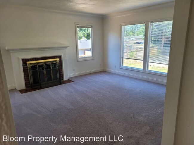 Foto del edificio - 3 br, 1 bath House - 10216 Patterson ST s