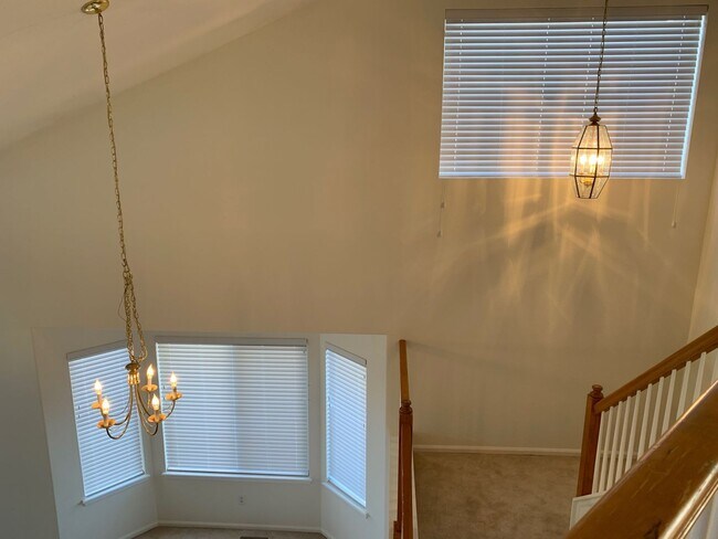 Foto del edificio - 1615 Red Mountain Dr