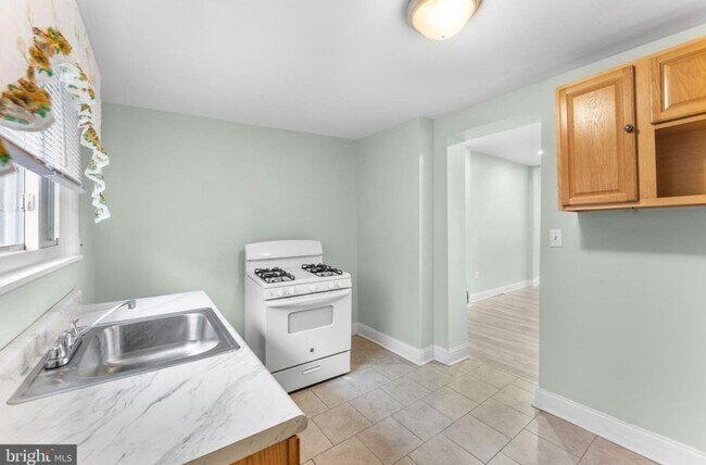 Foto del edificio - Big Two Bedroom House Near Germantown For ...