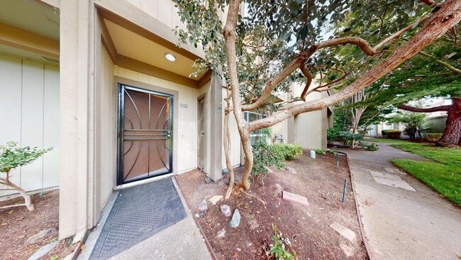 Building Photo - 3216 Phoenix Ln