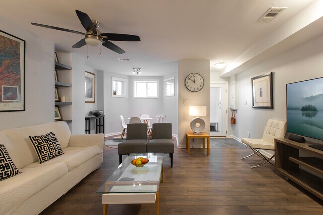 Foto del edificio - 2827 13th St NW