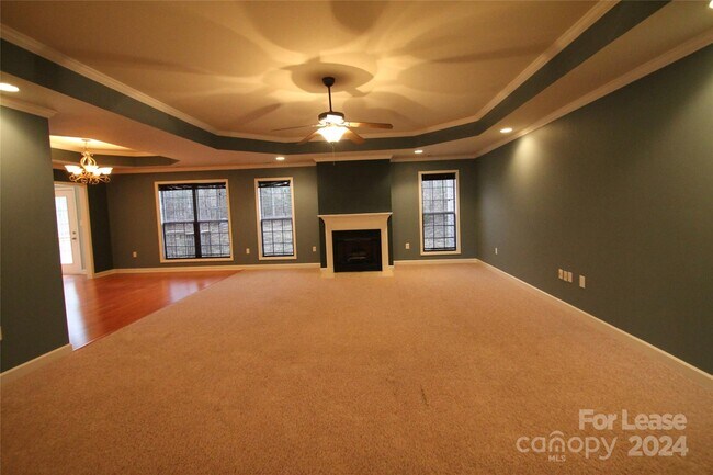 Foto del edificio - 1830 Country Manor Ln