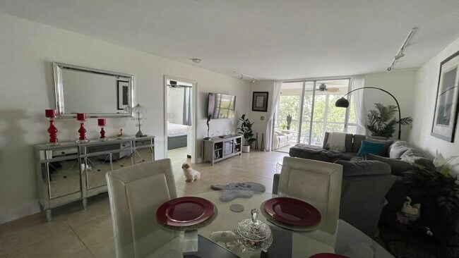 Building Photo - 14623 Bonaire Blvd