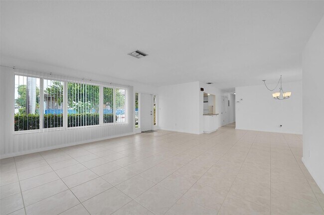 Foto del edificio - 4454 W Tradewinds Ave